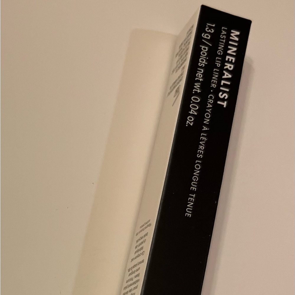 NIB Mineralist Lip Liner Crayon in Calming Cocoa